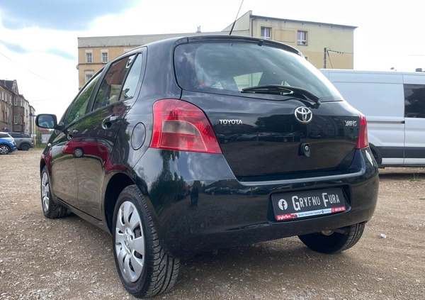 Toyota Yaris cena 17500 przebieg: 177000, rok produkcji 2007 z Świętochłowice małe 667